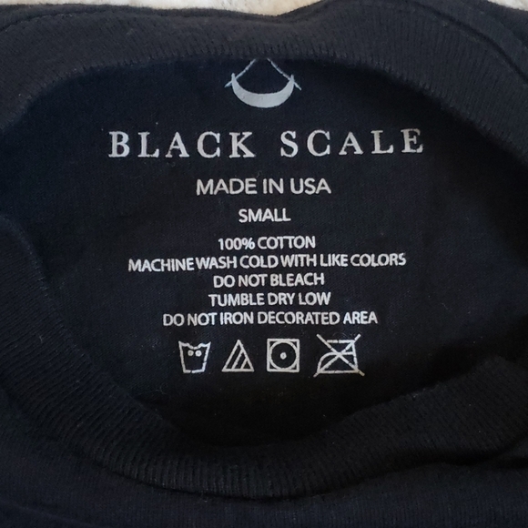 Black Scale Tee Size S - Picture 3 of 3